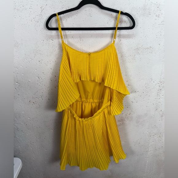 REVOLVE superdown Tawnie Cami Dress in Yellow Vibrant Pleated Sleeveless Size S - Picture 5 of 13